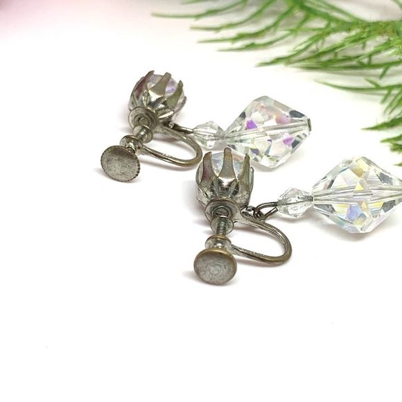 VINTAGE⚜️AURORA BOREALIS Crystal Clip Earrings - Picture 7 of 10